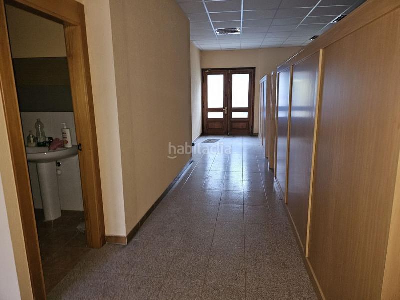 Foto 4334043f-20c0-46b8-b9df-ad935d32e2b7. Location local commercial dans Pastoriza Arteixo