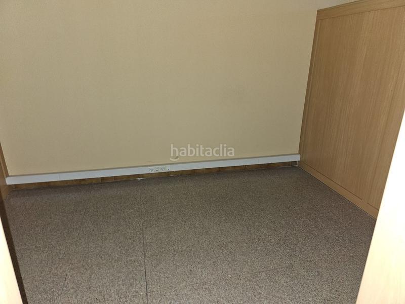 Foto f7149834-5251-4f05-b344-6e0a05c10938. Location local commercial dans Pastoriza Arteixo