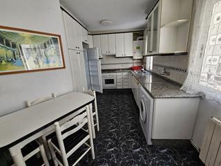 Pis  Agra de bragua. Piso 4 dormitorios en venta en calle agra de bragua