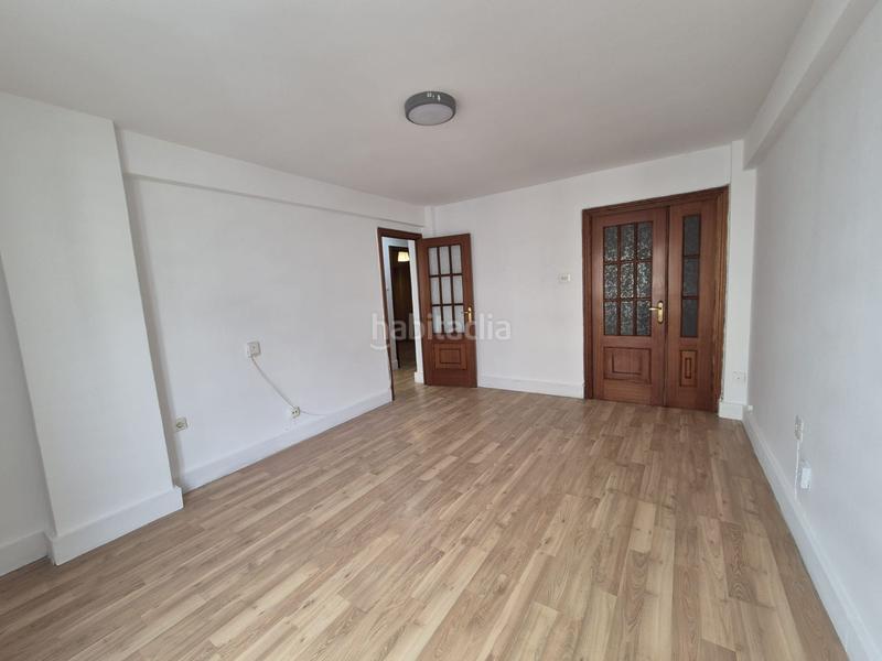 Foto 5cfde7b1-6fa8-4658-9875-5d5b731384b3. Piso  en venta, en la ronda de outeiro, edificio divina pastora, a coruña. en Coruña (A)