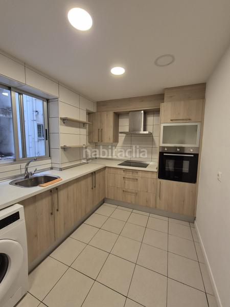 Foto 80c2c66f-733c-41c9-a36d-f91476ff5119. Piso  en venta, en la ronda de outeiro, edificio divina pastora, a coruña. en Coruña (A)