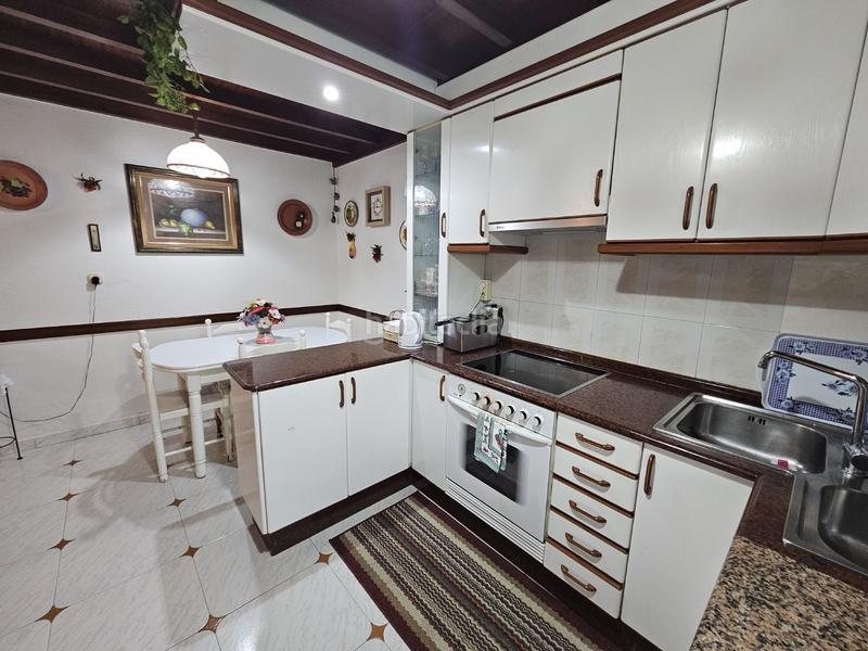 Foto 8befb169-2f1b-419e-9ec5-5dfe2104f624. Maison avec chauffage dans Laracha