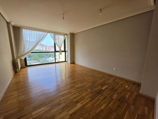 Miete Etagenwohnung  Emilio gonzález lópez. Piso en alquiler, para larga estancia, zona los rosales, a coruñ