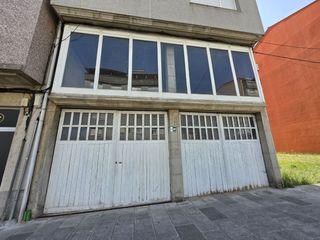 Business premise  Fábrica. Dos locales comerciales en venta en carballo