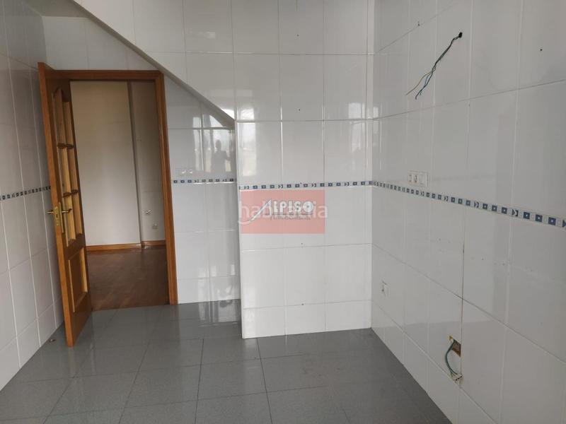 Foto 7c3e88ef-59df-4809-a09d-35e8c188f12a. Dúplex amb calefacció aparcament a Mariñamansa Ourense