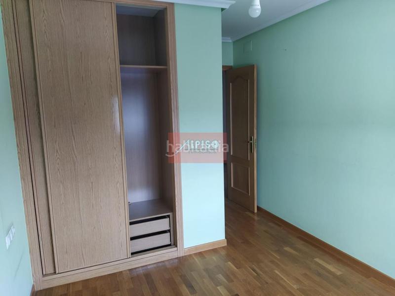 Foto e3bbc54e-efe7-4b46-8b06-b316128c8524. Zweistöckige wohnung mit heizung parking in Mariñamansa Ourense