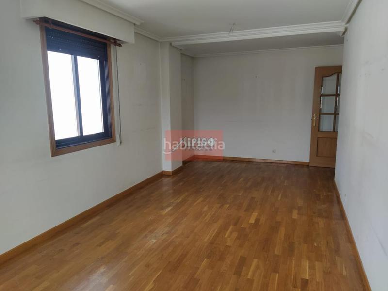 Foto f0099fde-b93b-4a6f-b1dc-b443f0936b8a. Zweistöckige wohnung mit heizung parking in Mariñamansa Ourense