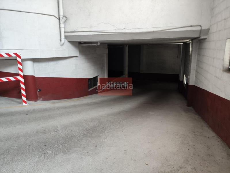 Foto 4e44ddea-05ed-4b1a-a72e-b84f580cf3f7. Parking coche en San Cibrao das Viñas