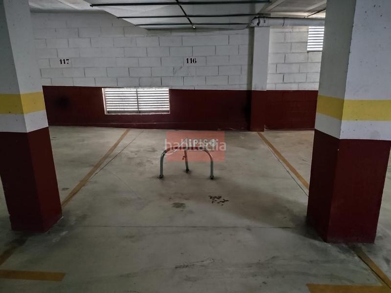 Foto 7ce8fe77-99da-4d2c-98bc-c0b4e9ada567. Parking coche en San Cibrao das Viñas