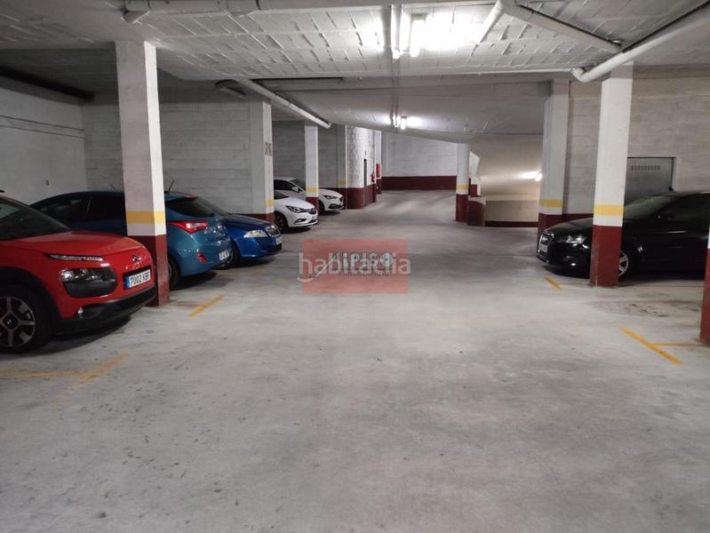 Foto 9871d8a7-ba2a-4f0e-b305-855fef44819b. Parking coche en San Cibrao das Viñas