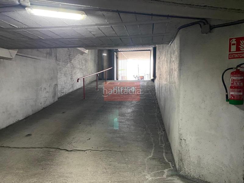 Foto a1d918d7-67f2-425b-9d0f-4e8378a88c6e. Parking coche en Universidad Ourense