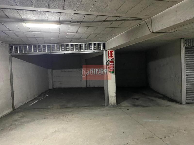 Foto 9f1c952d-7de4-45e8-8116-8ed1af6429d6. Parking coche en Universidad Ourense