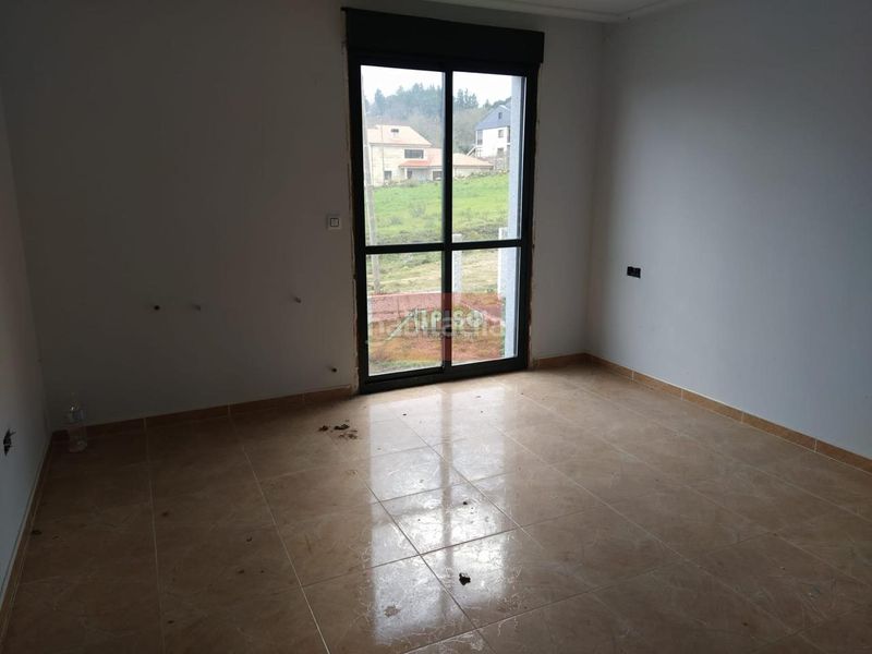 Foto ae2ff974-ad49-497f-a6b9-3f00db8d2754. Casa adosada en Celanova