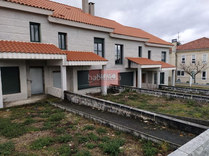 Foto ca807c00-7c4e-4093-ab8e-a61577491d99. Casa adosada en Celanova