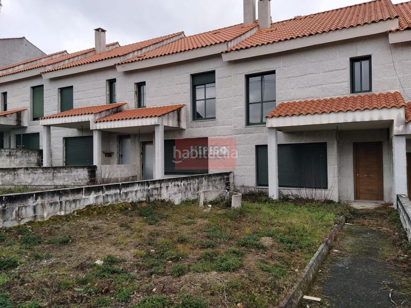 Foto cdeead8e-4f26-46cb-9cb8-6bc32655d03d. Casa adosada en Celanova
