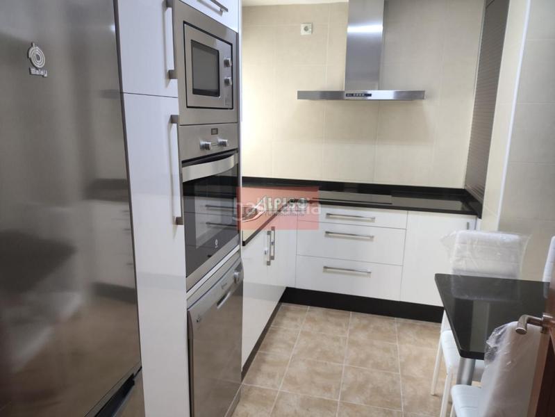 Foto dda7ad26-b4f0-4c18-b186-786b99366002. Rent duplex with heating parking in Couto Ourense