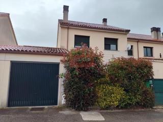 Casa adossada a Pereiro de Aguiar (O)