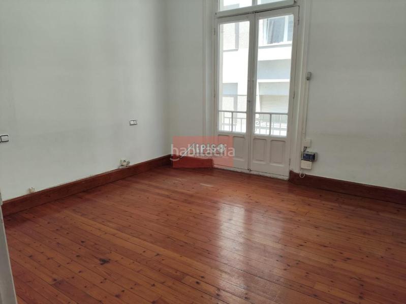 Foto 4b0479f2-a65b-4ee1-b6f4-d6d2315585ab. Location bureau dans Centro Ourense