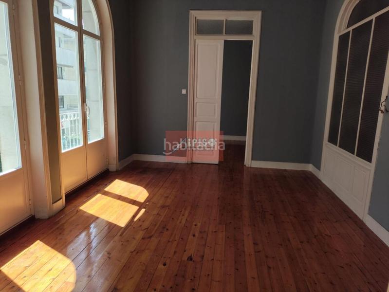 Foto bfe6de89-42eb-4efb-98e0-7f2f8c9c9a47. Location bureau dans Centro Ourense