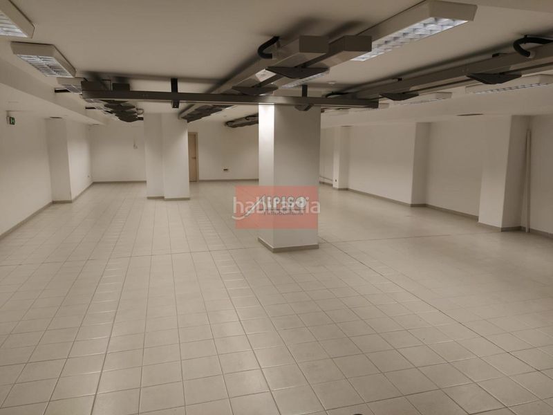 Foto 2ea5c44b-a8cf-4a51-bc44-8cc601ce5afc. Local comercial a Centro Ourense