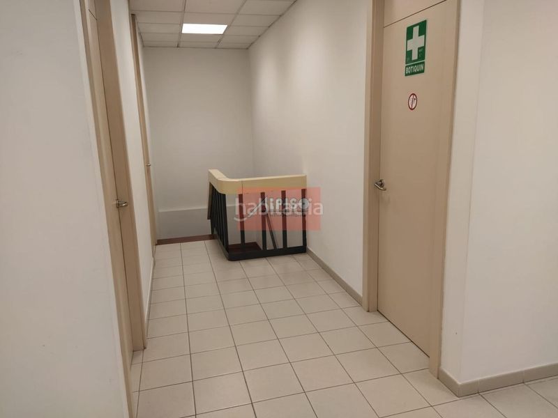 Foto 3fc71ab5-d1d4-46f4-aa8a-4937349d0680. Local comercial a Centro Ourense