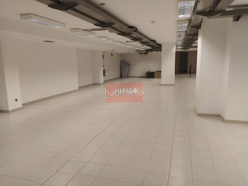 Foto d0bed6c2-4dd6-48ca-8d79-3ea394de7d79. Local comercial a Centro Ourense