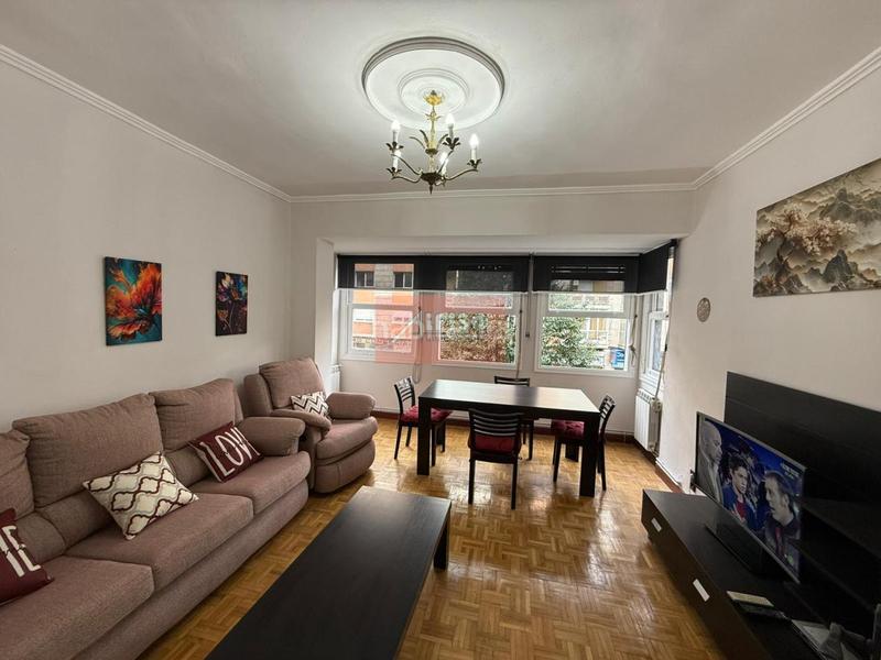 Foto a1bfde90-62ef-4783-96bc-b9a30d0244d8. Rent flat with heating in Posío Ourense