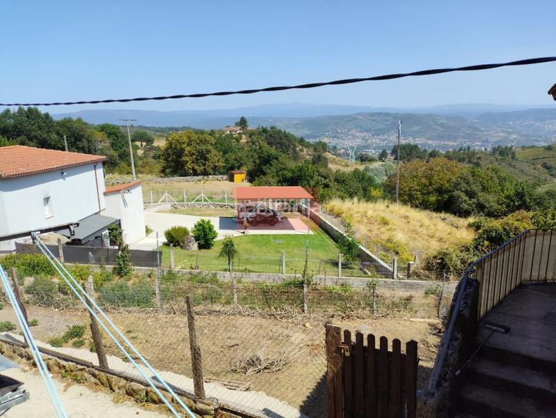 Foto 8d2d0532-fa76-498f-88fd-16f5000a978d. Casa adossada a Ventiun Ourense