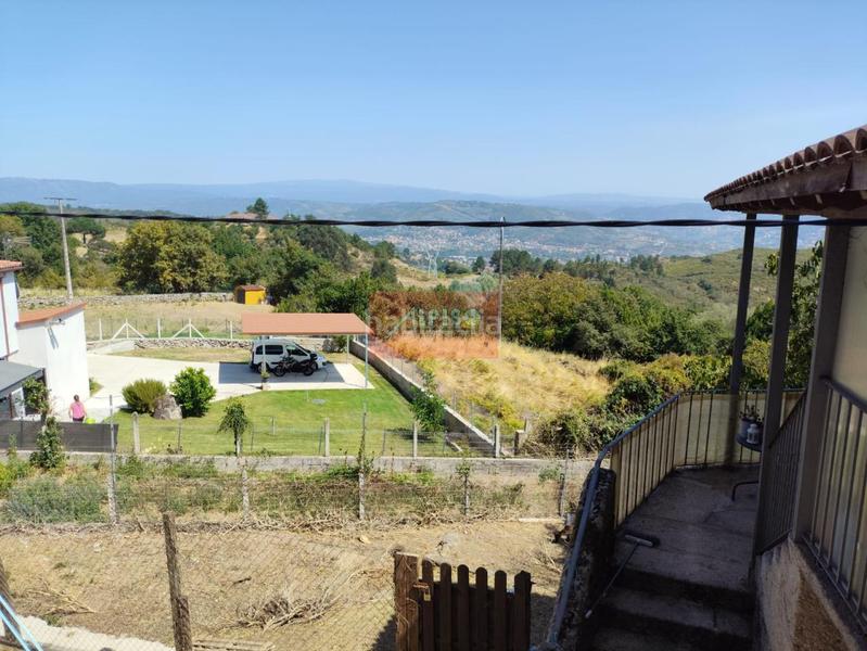 Foto c9a51bb2-c9c8-48f0-b85b-568c49e163cc. Casa adossada a Ventiun Ourense