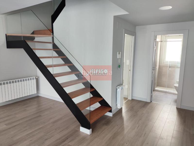 Foto ab9ca5fd-b194-48de-bfc2-3522e48d8ac1. Zweistöckige wohnung mit heizung parking in Polvorín Ourense