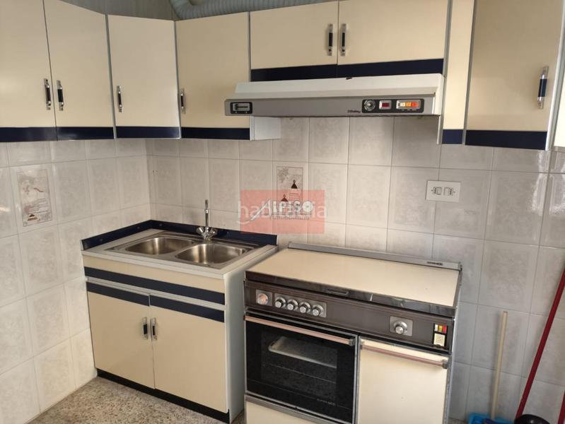 Foto 88cd9ea9-6173-4e6f-911e-f52506debce0. Semi detached house with heating parking in Universidad Ourense