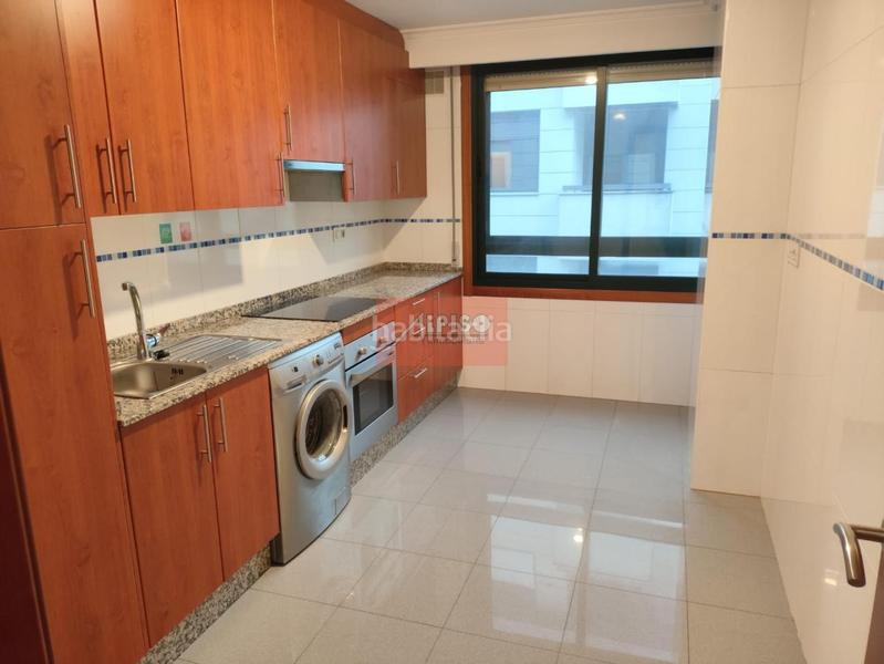 Foto 16ca07ca-cd02-49db-b197-0c05a3c825af. Rent apartment with heating parking in Vistahermosa Ourense