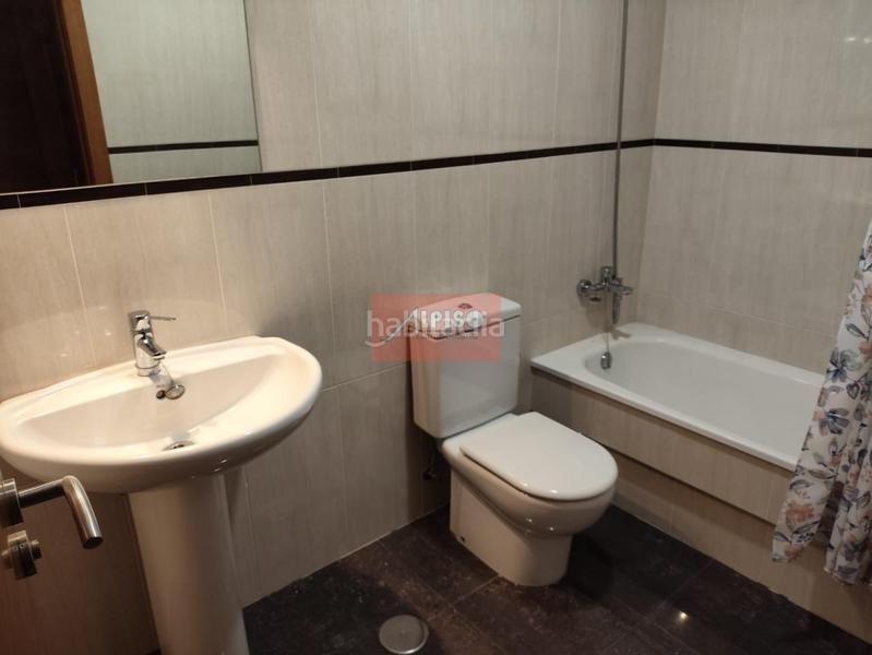 Foto 87e9f563-f43f-46bc-b386-fdd264416cb2. Rent apartment with heating parking in Vistahermosa Ourense