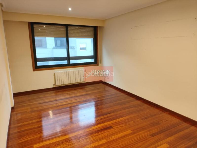 Foto 98cad142-8ce7-4adb-af70-40036d717769. Rent apartment with heating parking in Vistahermosa Ourense