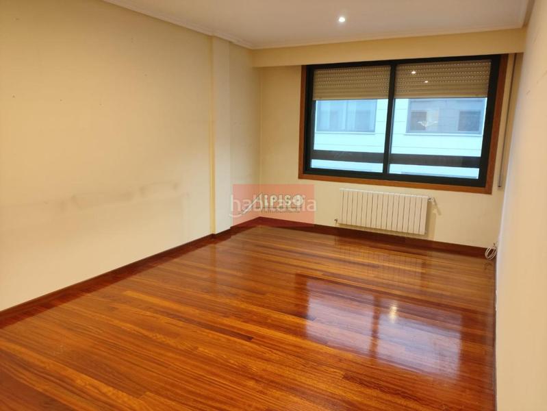 Foto dbc9d032-a065-4578-85ed-3f8e36394b15. Rent apartment with heating parking in Vistahermosa Ourense