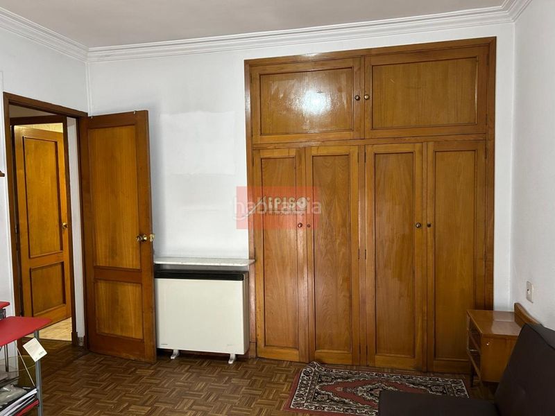 Foto 3884a4d1-cc3f-47bb-8b01-d9cac8ec1b41. Piso en Centro Ourense