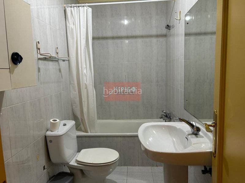 Foto 5e98aaed-ab61-4f43-abe5-3bdf8af527da. Apartament amb calefacció aparcament a Universidad Ourense