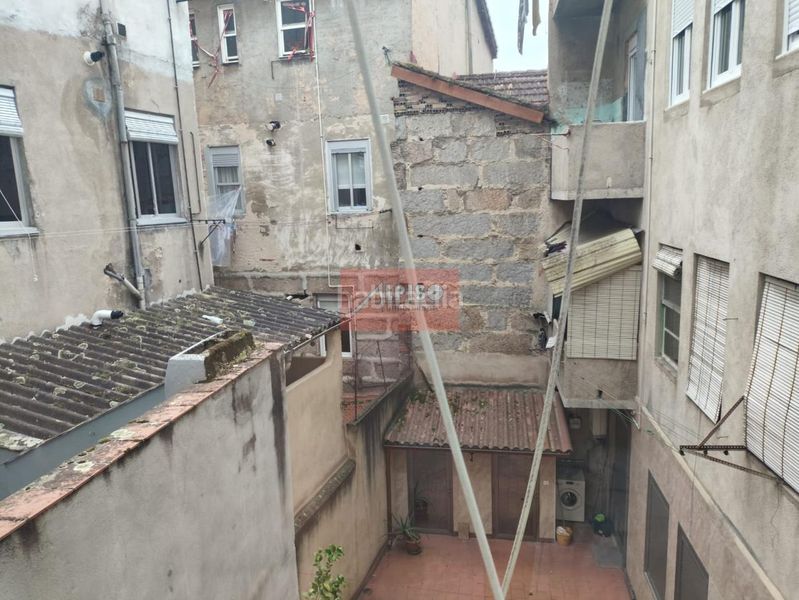 Foto a0c37424-acd4-46b1-9d3c-ad4f39ba4843. Edifici a Casco Viejo Ourense