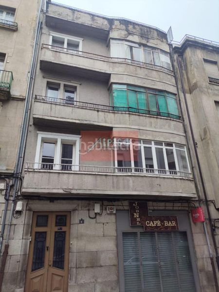 Foto cff74599-c5d3-4fd0-b8a3-918072998a2d. Edifici a Casco Viejo Ourense