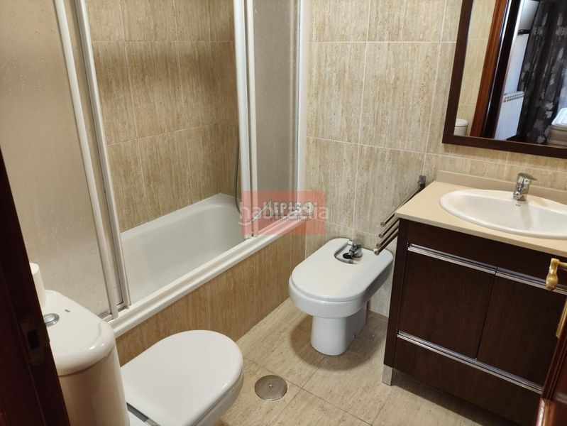 Foto 3695940d-c6f2-4399-9aa8-d216bcdc8d7a. Apartament amb calefacció a Ventiun Ourense
