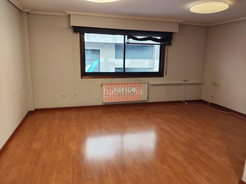 Foto 43839ed2-ed53-41ba-b30e-52cdae2f8312. Apartament amb calefacció a Ventiun Ourense