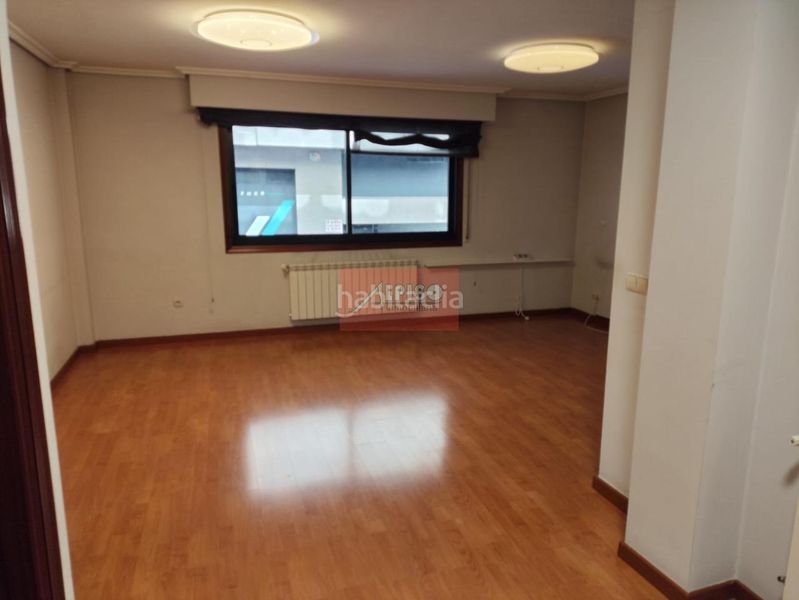Foto ac6b818b-82db-438f-9020-03914fa7e59c. Apartament amb calefacció a Ventiun Ourense