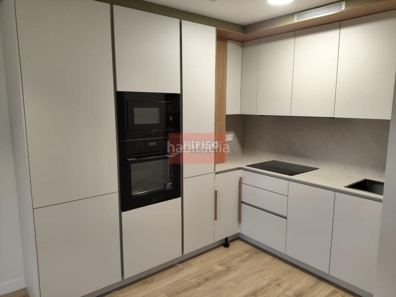 Foto b2b6249a-ba8b-40d4-b561-2a9e0fefe7d6. Apartamento en Centro Ourense