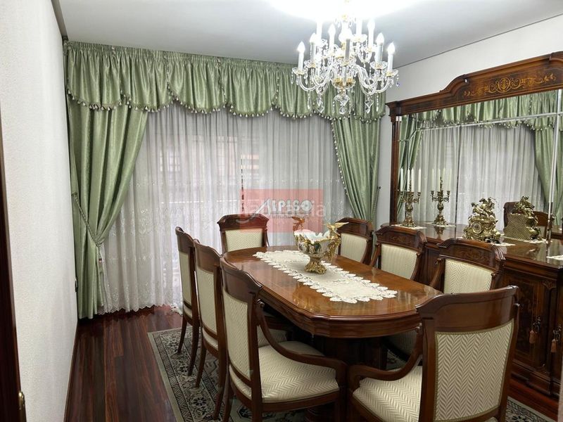 Foto 0f6b5f37-b833-4f7b-9044-4466bf4d6f4a. Pis amb calefacció aparcament a Centro Ourense