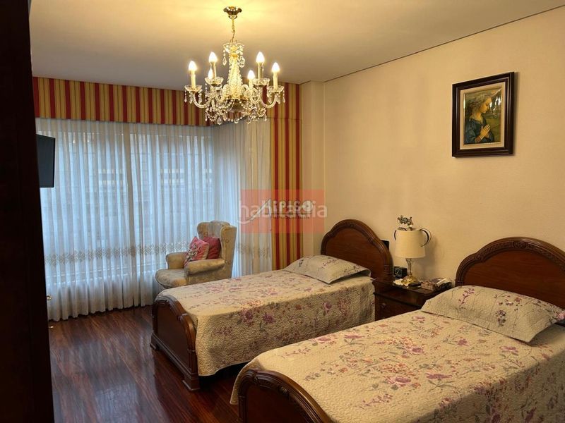 Foto 3a1fb0cf-c72b-42da-ba13-2222400999b7. Pis amb calefacció aparcament a Centro Ourense