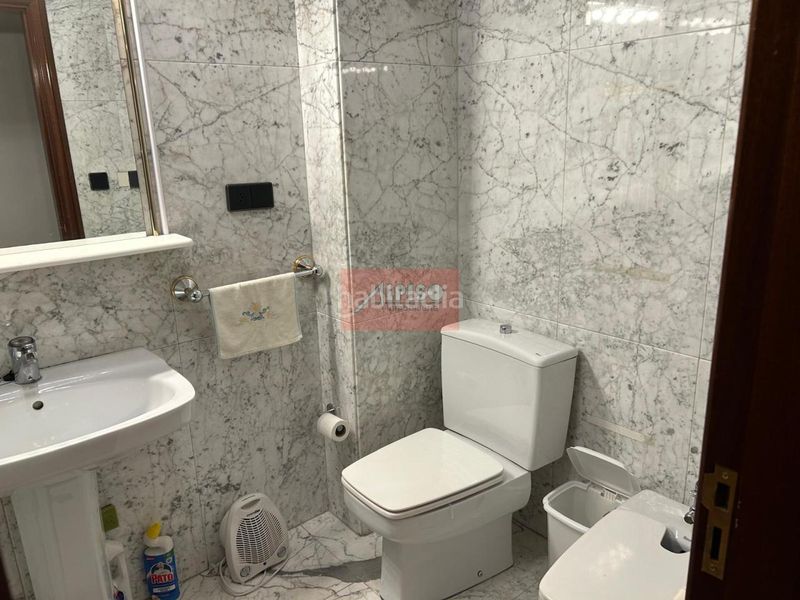 Foto 45427ee0-04b8-42f4-a910-7d75230fdf01. Pis amb calefacció aparcament a Centro Ourense