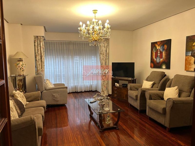 Foto 5956c54c-a875-4964-8f4a-afbeb0449fa1. Pis amb calefacció aparcament a Centro Ourense