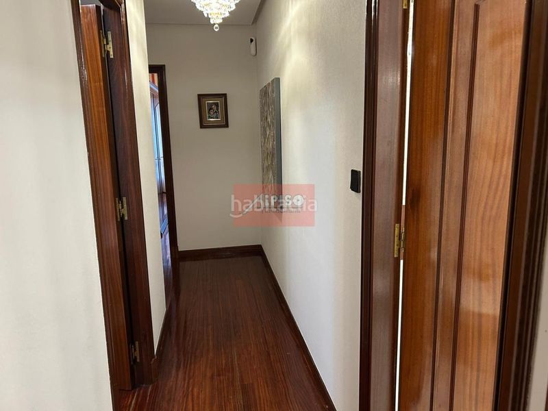 Foto f4382a4a-998e-49d4-b40d-0b4784fe38e1. Pis amb calefacció aparcament a Centro Ourense