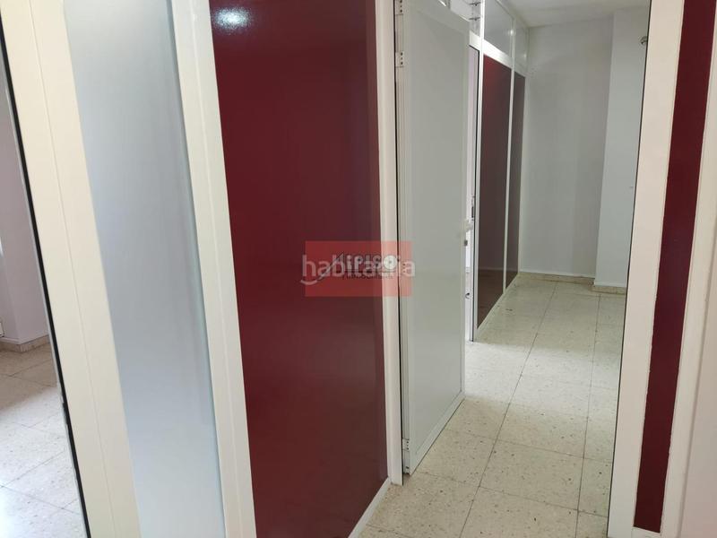 Foto 7d8fa872-3ed0-4bcd-9cf4-5e2f6a7a114e. Oficina amb calefacció a Centro Ourense