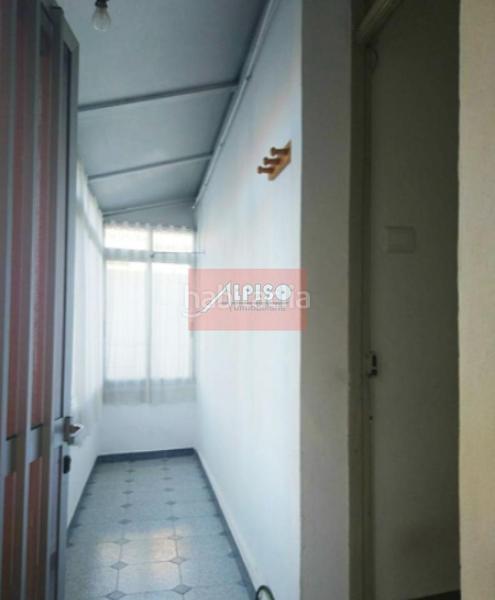 Foto 0c8567e5-28ba-4f99-b397-c66c9dcd15e3. Semi detached house with heating parking in Universidad Ourense